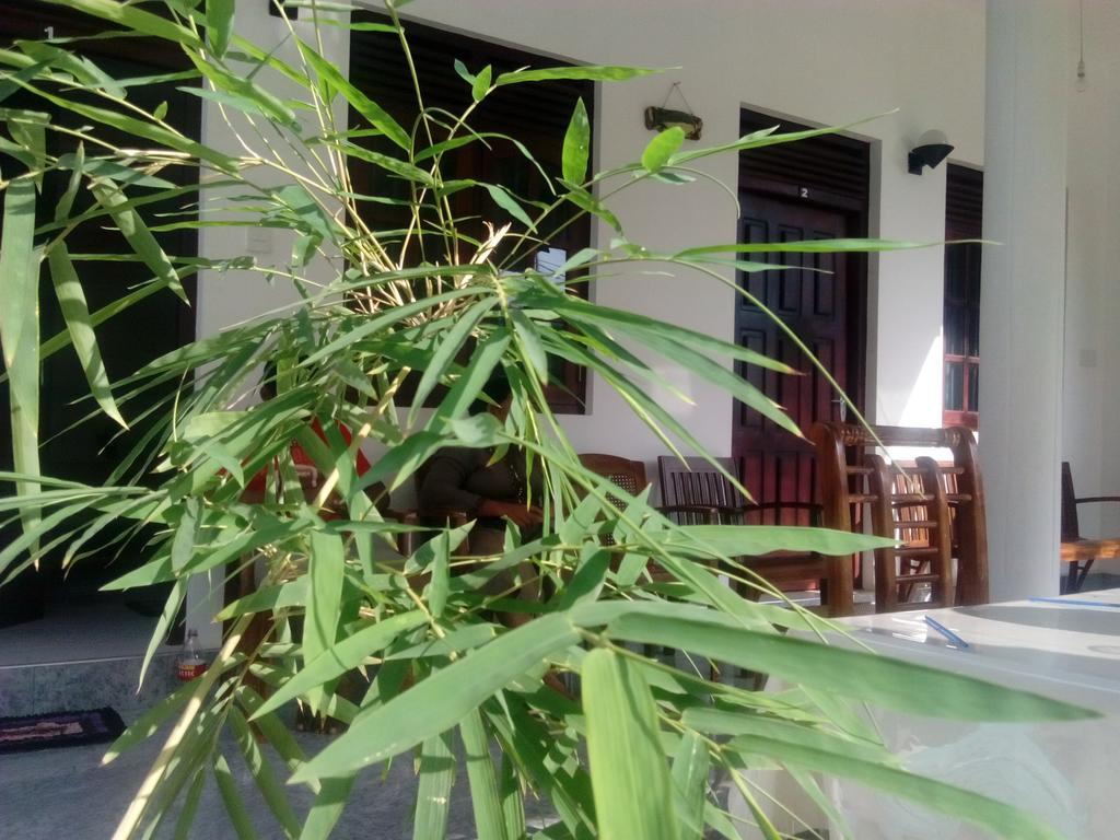 Radha Tourist Home Polonnaruwa Esterno foto