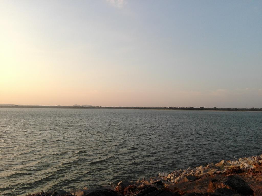 Radha Tourist Home Polonnaruwa Esterno foto