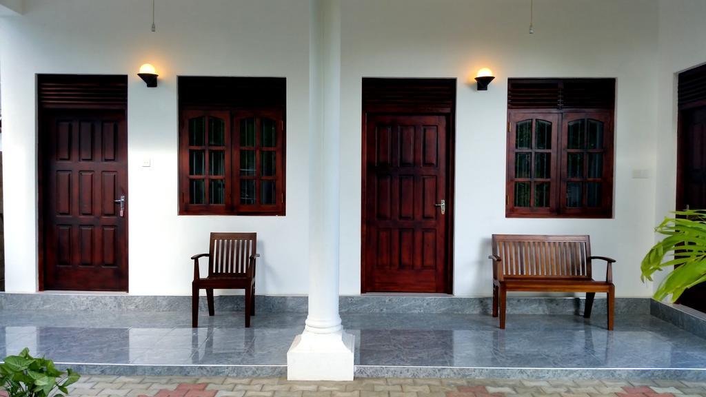 Radha Tourist Home Polonnaruwa Esterno foto