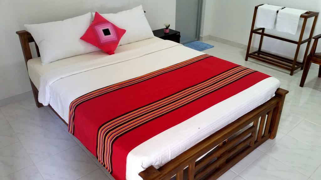 Radha Tourist Home Polonnaruwa Esterno foto