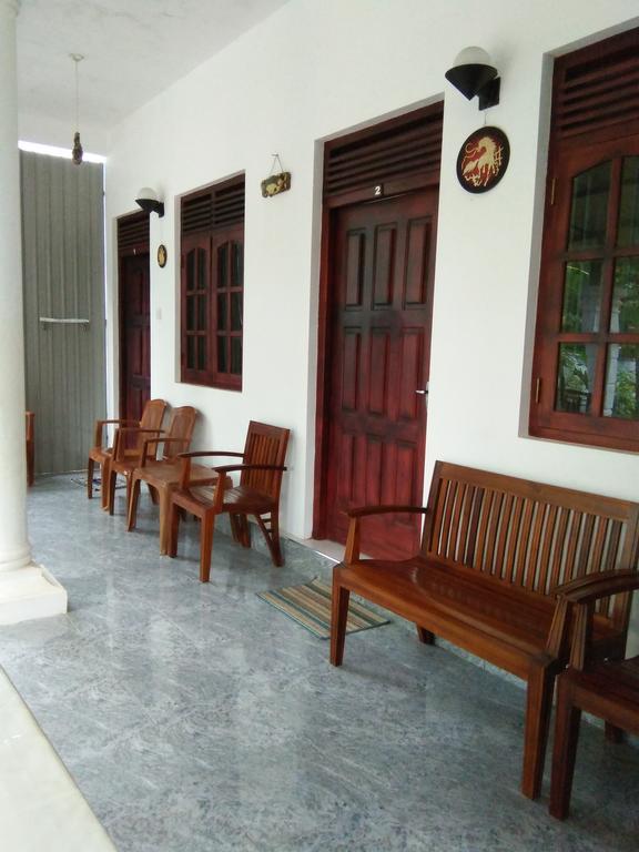 Radha Tourist Home Polonnaruwa Esterno foto
