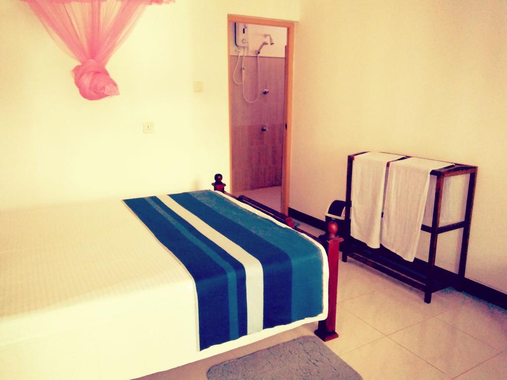 Radha Tourist Home Polonnaruwa Esterno foto