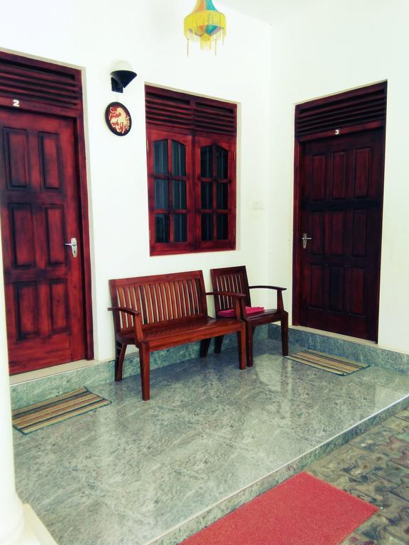 Radha Tourist Home Polonnaruwa Esterno foto