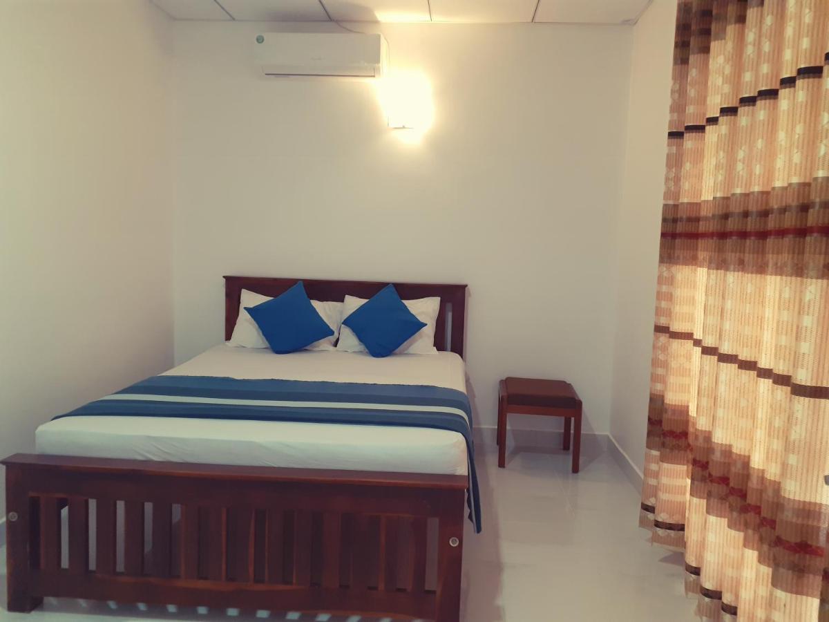 Radha Tourist Home Polonnaruwa Esterno foto